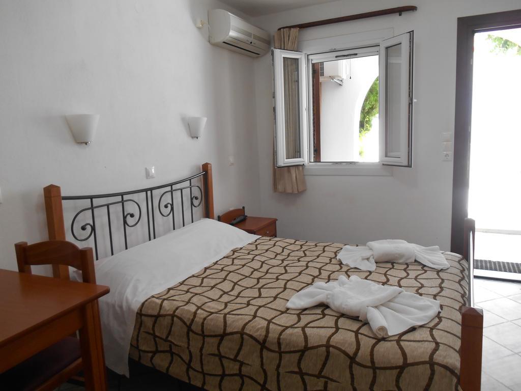 Studios Gabriel Agia Anna (Naxos) Exterior photo